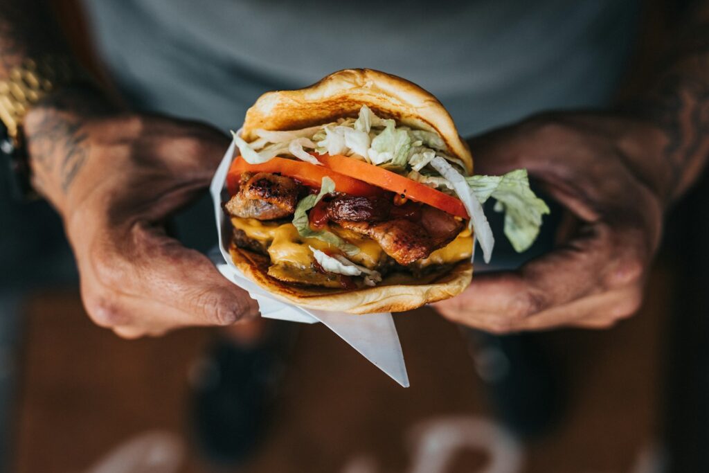 burger with lettuce and tomato